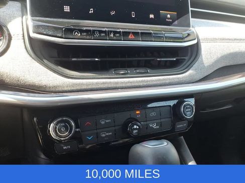 Used 2024 Jeep Compass Latitude AWD/4WD image 16
