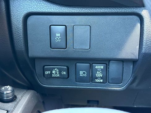 Used 2023 Toyota Tacoma TRD Off-Road w/ Technology Package AWD/4WD image 38