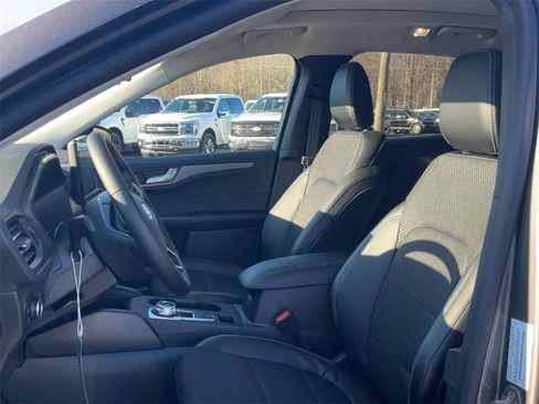 New 2025 Ford Escape SE FWD image 13