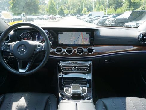 Used 2017 Mercedes-Benz E 300 4MATIC image 29
