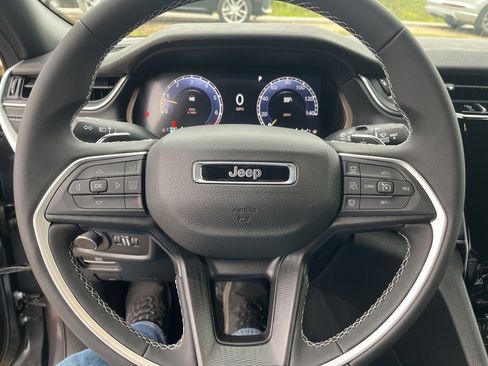 New 2025 Jeep Grand Cherokee 4WD image 20