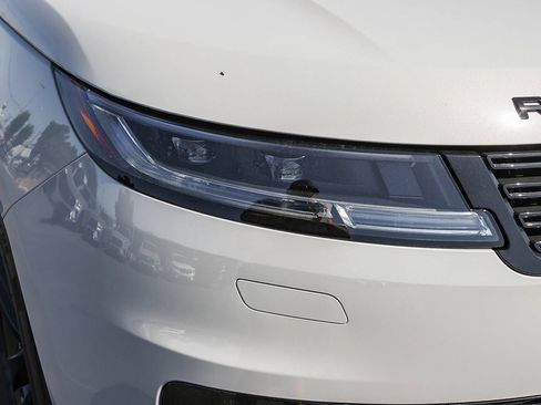 New 2026 Land Rover Range Rover Sport SE AWD/4WD image 15