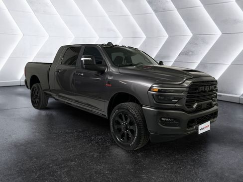 Used 2025 RAM 2500 Laramie AWD/4WD image 1