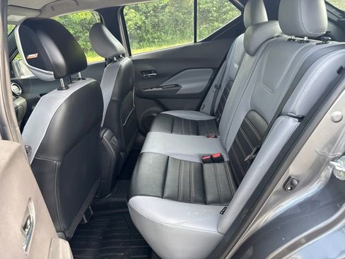 Used 2023 Nissan Kicks SR w/ SR Premium Package FWD image 6