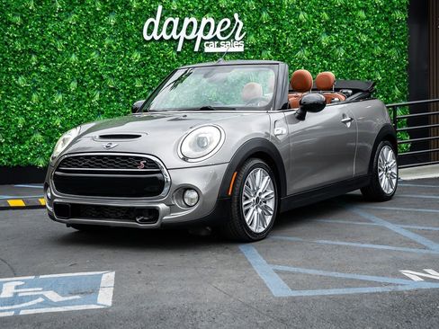 Used 2017 MINI Cooper S image 1