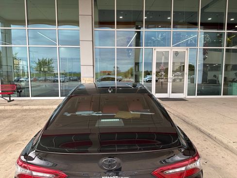 Used 2021 Toyota Camry XSE FWD image 15