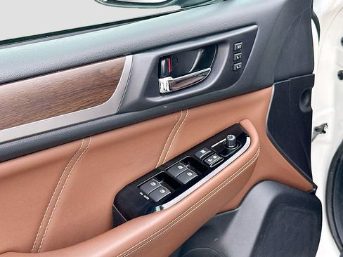 Used 2018 Subaru Outback 2.5i Touring w/ Popular Package #3 image 18