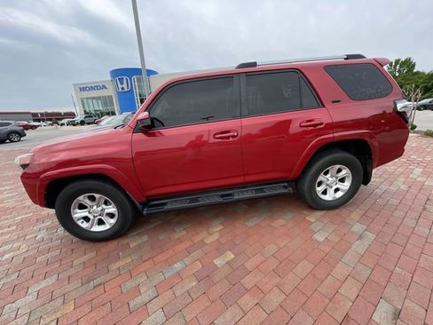 Used 2019 Toyota 4Runner SR5 RWD image 11