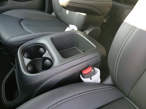 New 2026 Chrysler Pacifica Select image 17