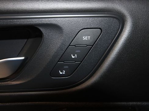 Used 2024 Nissan Rogue SL w/ SL Premium Package image 9