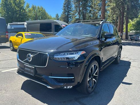 Used 2018 Volvo XC90 T6 Momentum w/ Convenience Package AWD/4WD image 1