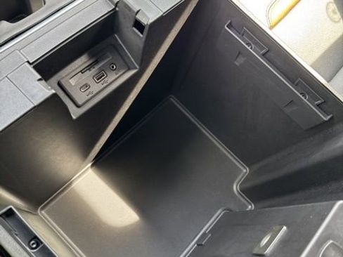 Used 2021 GMC Sierra 2500 AT4 w/ AT4 Premium Plus Package image 27