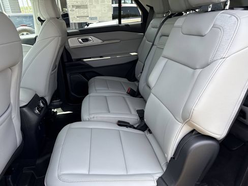 New 2026 Ford Explorer Active w/ Active Comfort Package RWD image 13