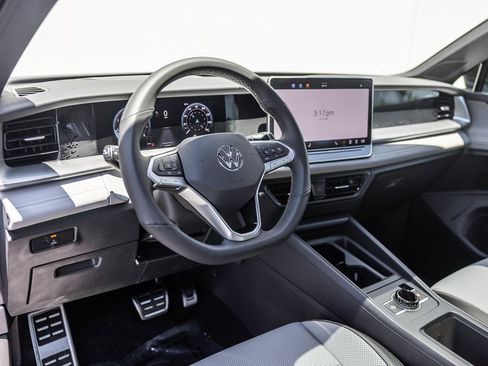 New 2026 Volkswagen Tiguan SE R-Line image 7