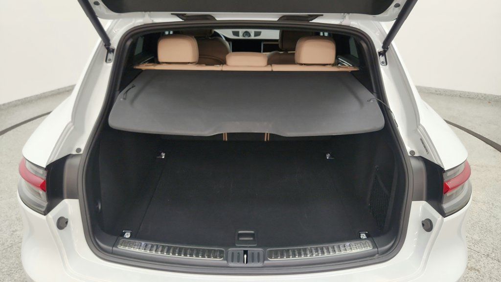 Used 2022 Porsche Macan AWD/4WD image 27
