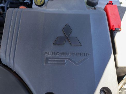 Used 2025 Mitsubishi Outlander SE AWD/4WD image 33