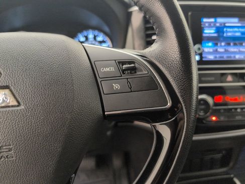 Used 2019 Mitsubishi Outlander SE FWD image 35