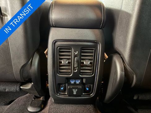 Used 2015 Jeep Grand Cherokee Limited w/ Luxury Group II AWD/4WD image 25