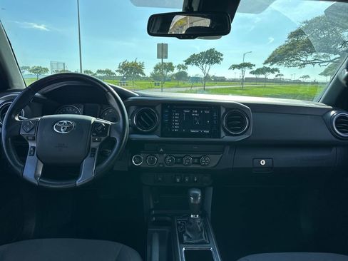 Used 2019 Toyota Tacoma TRD Off-Road image 16