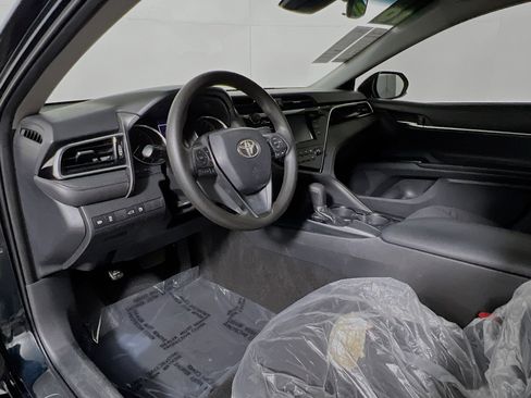 Used 2018 Toyota Camry LE FWD image 30