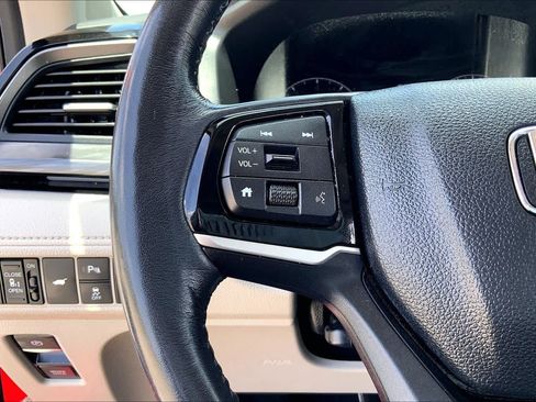 Used 2025 Honda Odyssey Elite image 23