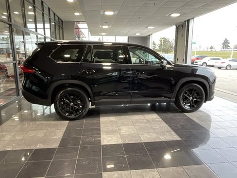 Used 2024 Toyota Grand Highlander Platinum image 6