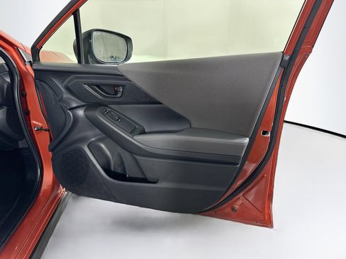Used 2025 Subaru Crosstrek 2.0i Premium image 32