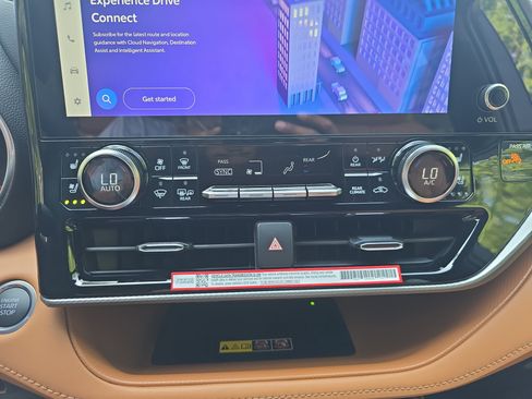 New 2026 Toyota Highlander Platinum AWD/4WD image 26
