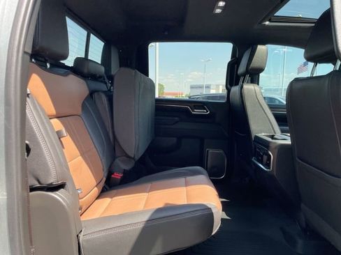 Used 2024 Chevrolet Silverado 2500 High Country w/ Technology Package image 15