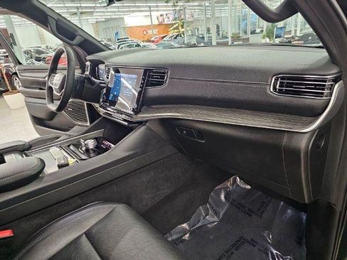 Used 2023 Jeep Wagoneer L Series II image 8