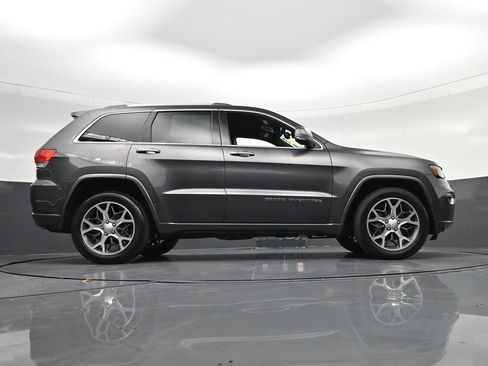 Used 2018 Jeep Grand Cherokee Limited RWD image 25