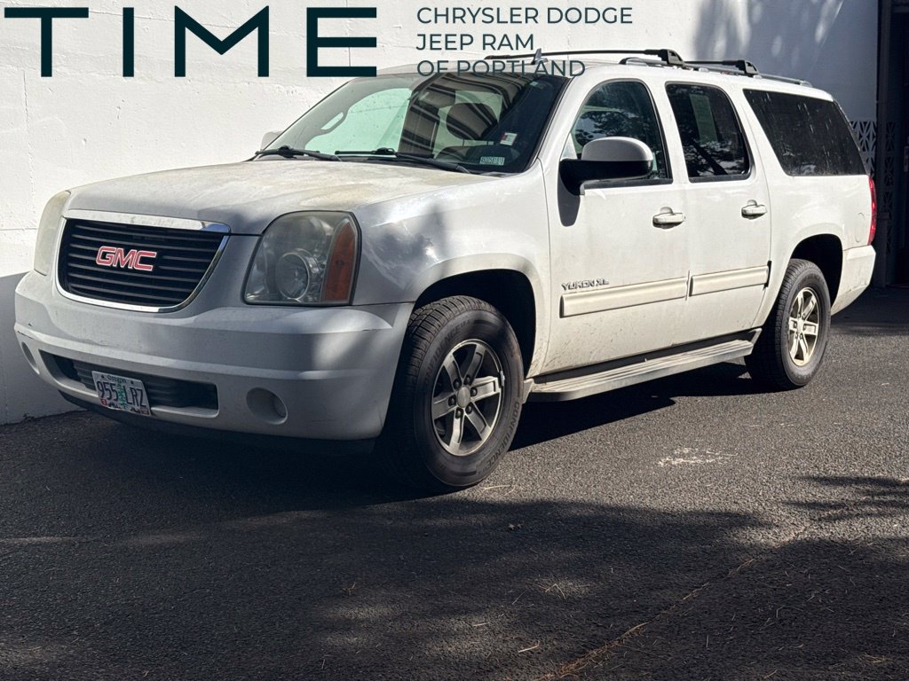 Used 2011 GMC Yukon XL SLE w/ Convenience Package RWD image 1