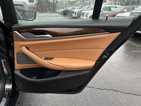 Used 2018 BMW 530i image 16