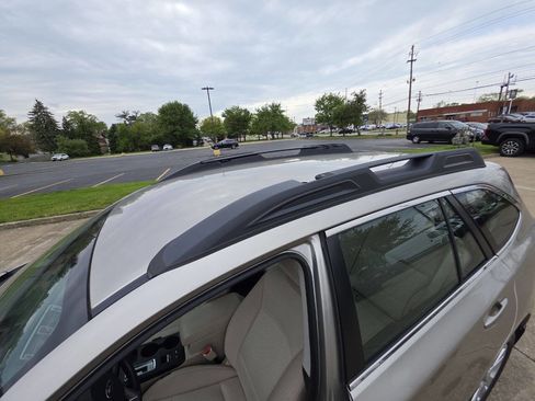 Used 2017 Subaru Outback 2.5i AWD/4WD image 17