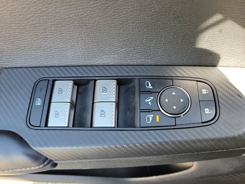 Used 2023 Mitsubishi Outlander SE FWD image 19