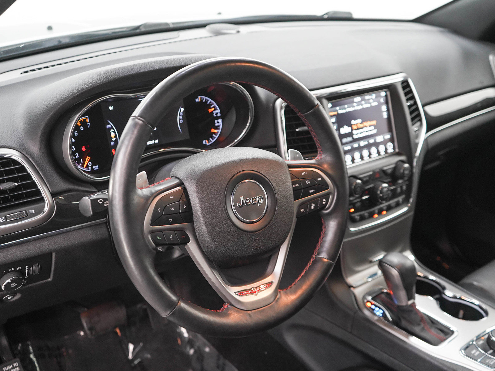 Used 2018 Jeep Grand Cherokee Trailhawk w/ Trailhawk Luxury Group AWD/4WD image 21