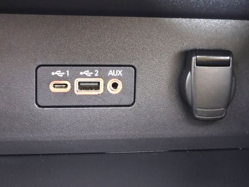 Used 2020 Nissan Sentra SV w/ SV Premium Package image 22