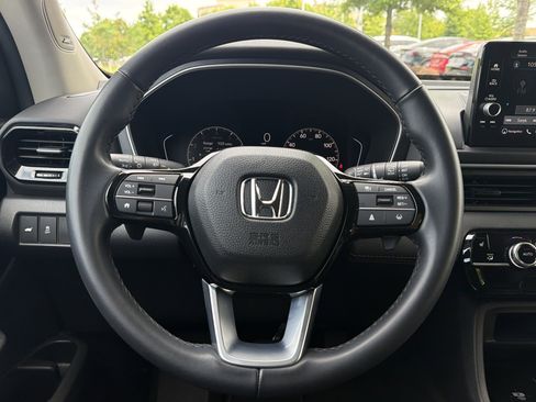 Certified 2025 Honda Pilot Touring image 17
