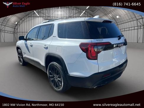 Used 2022 GMC Acadia SLT w/ Elevation Edition image 5