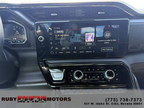 Used 2023 GMC Sierra 1500 AT4 w/ Technology Package AWD/4WD image 14