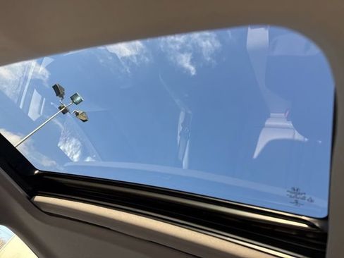 Used 2019 Honda Accord Touring image 5