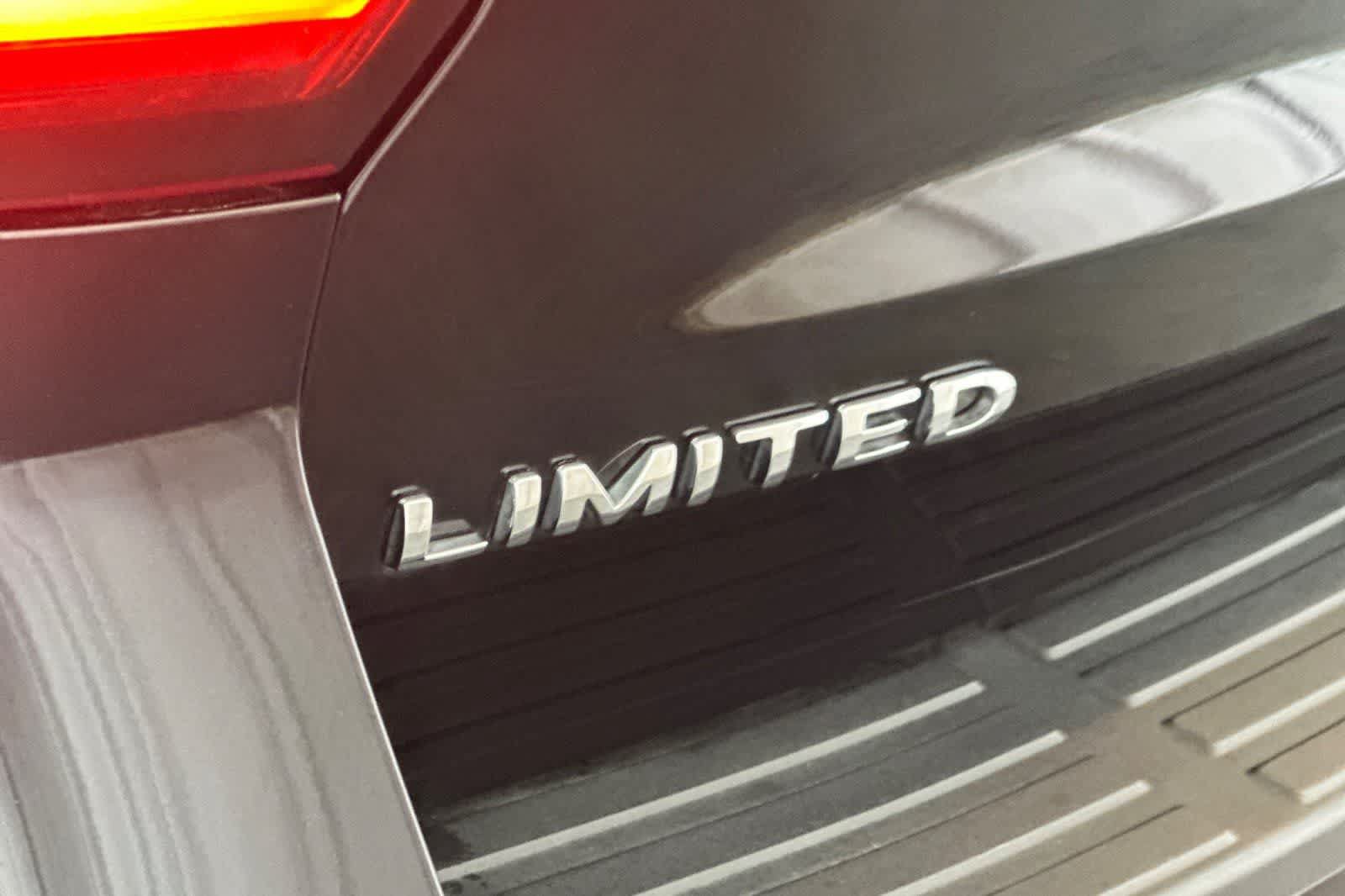 Used 2024 Ford Expedition Limited RWD image 28