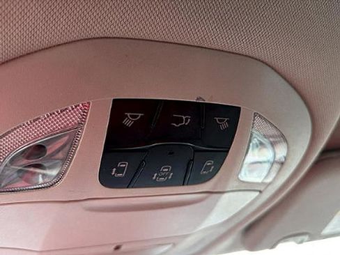 Used 2023 Chrysler Voyager LX FWD image 16