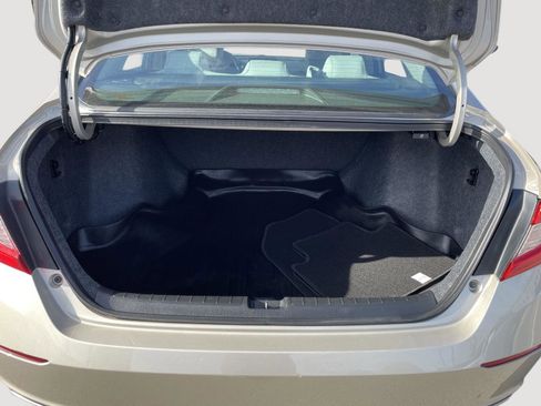 Used 2019 Honda Accord LX image 25