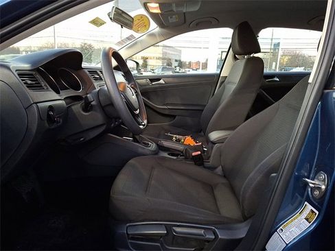 Used 2015 Volkswagen Jetta S image 19