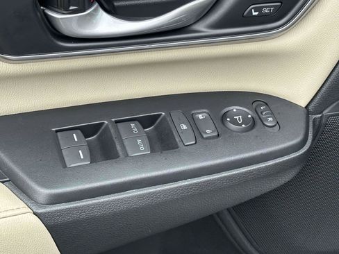 Used 2022 Honda CR-V EX-L image 16