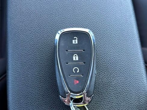 Used 2024 Chevrolet Trax RS image 30