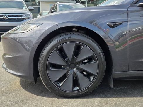Used 2025 Tesla Model 3 Long Range RWD image 9