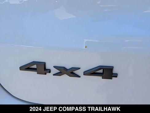 Certified 2024 Jeep Compass Trailhawk AWD/4WD image 6