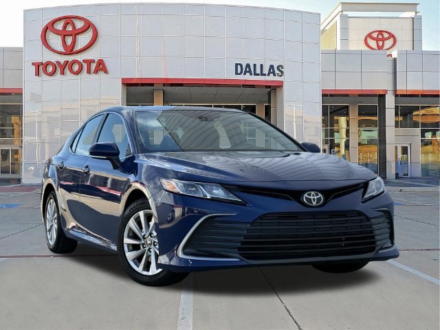 Used 2024 Toyota Camry LE w/ Convenience Package FWD image 1